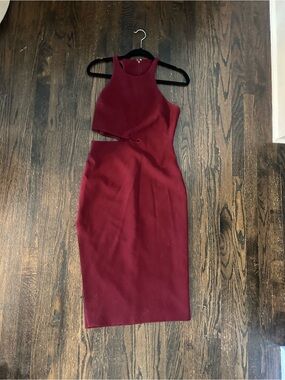 Likely size 6 maroon dress